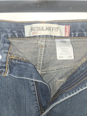 Levi's Straight Leg Denim Jeans in Blue with Contrast Stitching